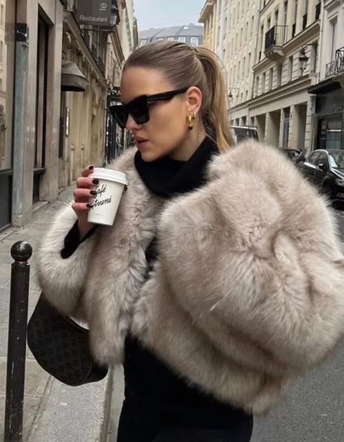 Load image into Gallery viewer, Iconic Street Fashion Week Luxury Brand Gardient Cropped Faux Fur Coat Women Winter 2024 Hot Cool Girls Fluffy Short Fur Jacket
